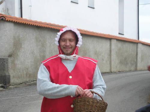 K potkání byla usměvavá Karkulka,